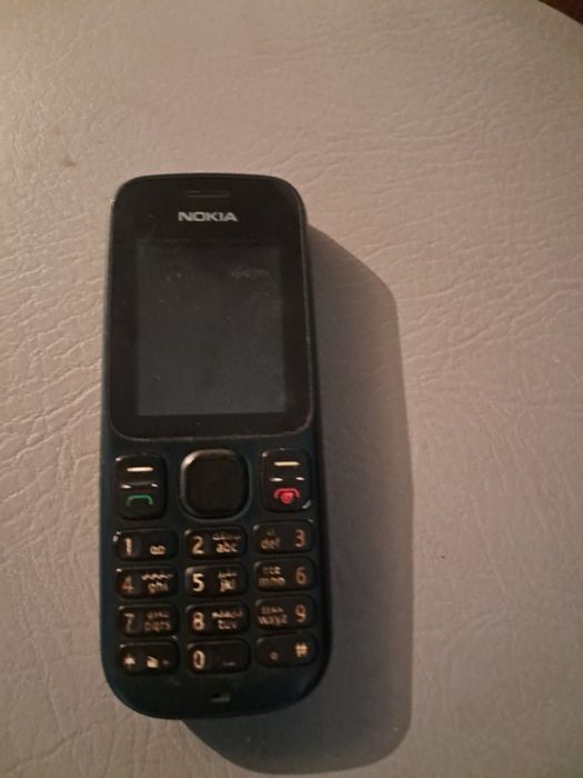 Nokia модель 100