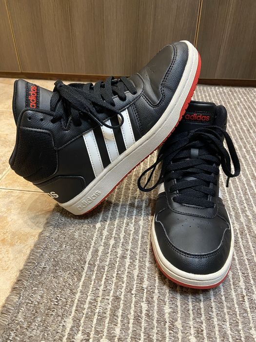 Продавам кецове “Adidas”