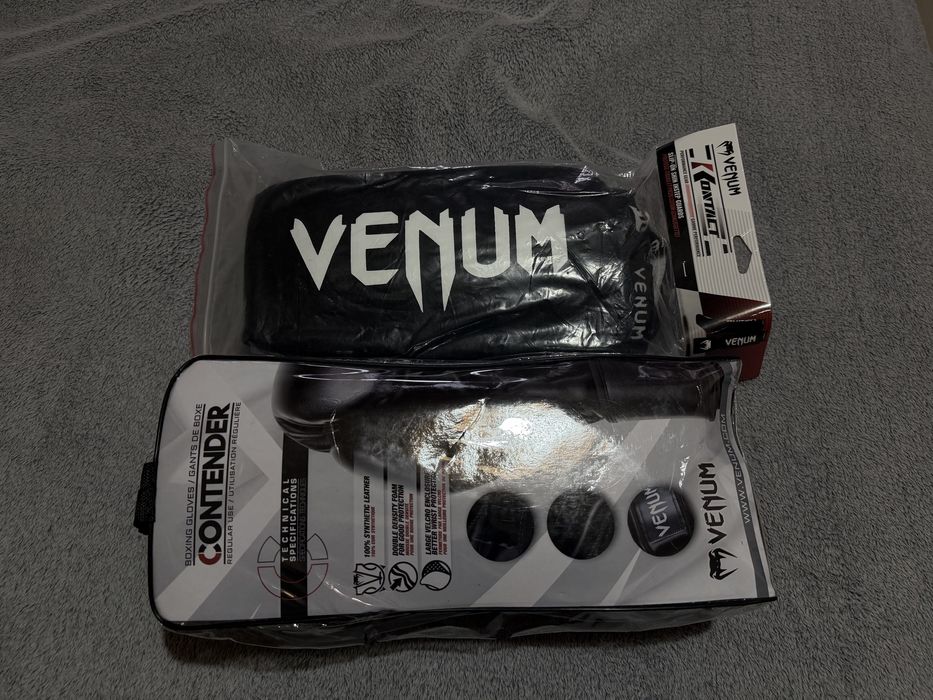 VENUM Contender 12oz + VENUM Kontact шингардове – ЧИСТО НОВИ!