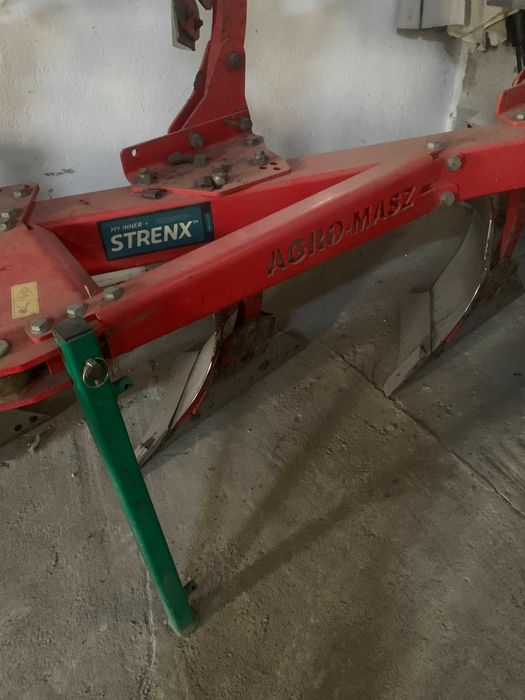 Plug reversibil Agro-Masz PO 3, 3 trupițe, stare foarte bună