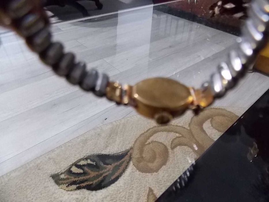 Ceas dama elvetian vintage din aur 14K- 750 lei