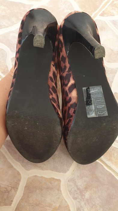 Обувки  номер  37