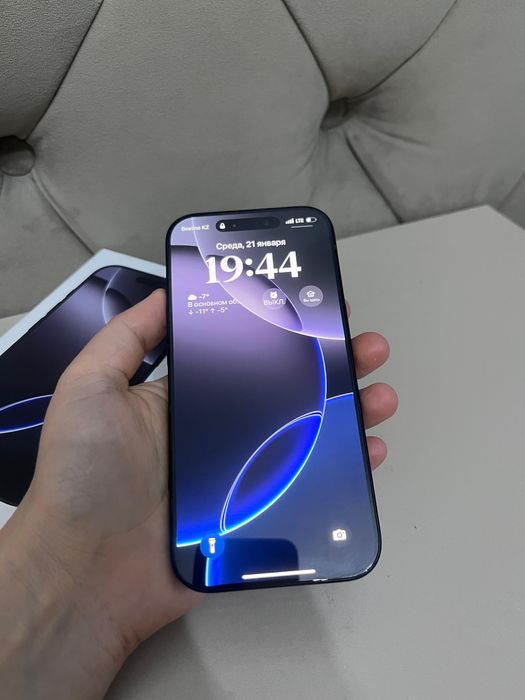 iphone 16 pro на гарантии