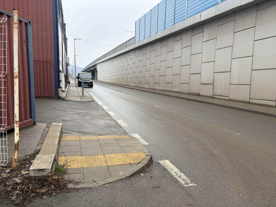 Дава се под наем Гараж / Паркомясто в София, м-т Детски град - 27 кв.м за 498.27 € - Снимка #4