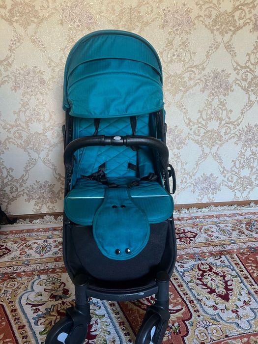 Новая удобная коляска