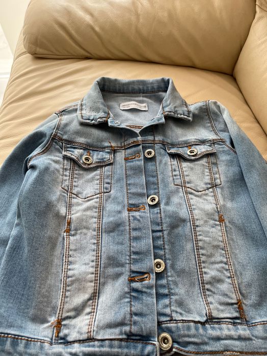 Vand geaca de blugi Zara copii