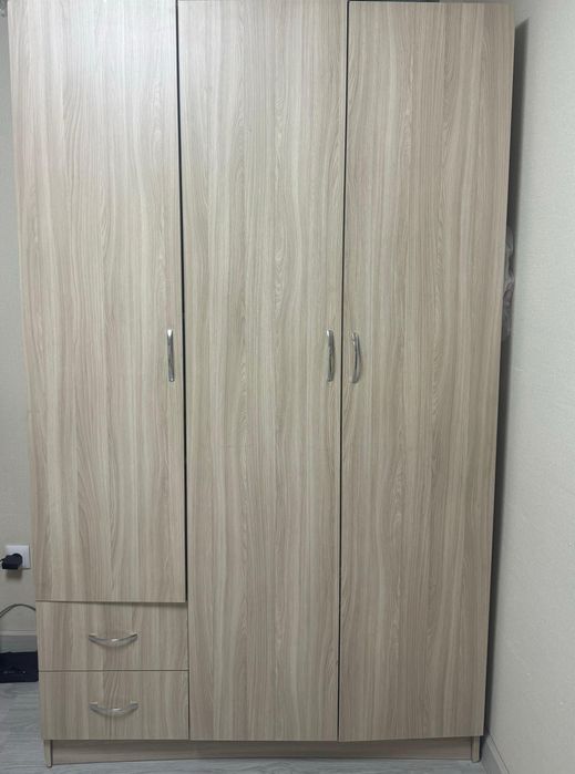 Продам шкаф для вещей и прихожую