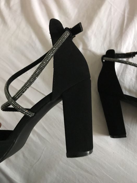 Pantofi cu toc, negri