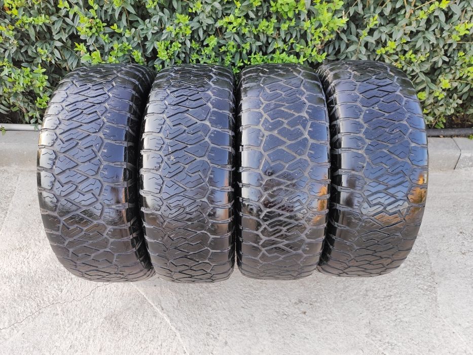 Покрышка Maxxis Razr AT