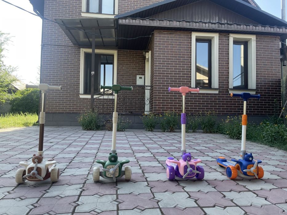 Детский самокат .