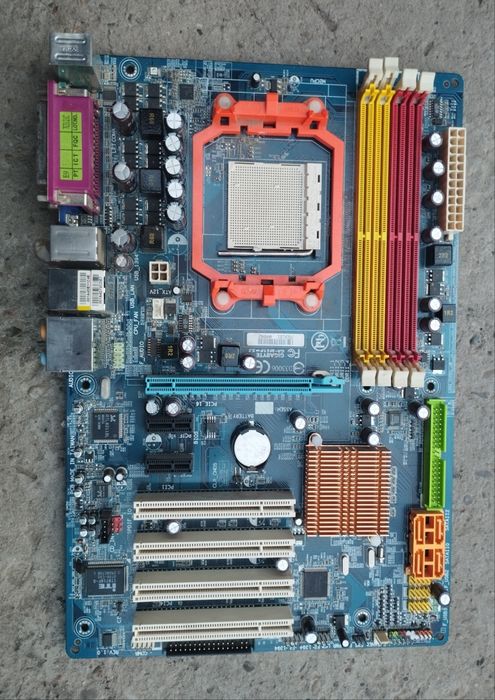 Ishlaydigan ASUS AM3 plata, video karta, RAM va qo‘shimcha PCI kartala
