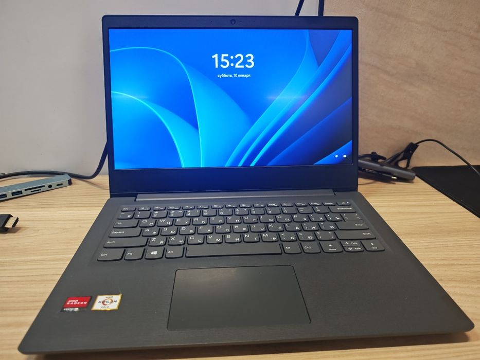 lenovo v14     .