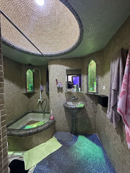 Уй сотилади 2 сотх 5 хона . Уч кахрамон гулистонда