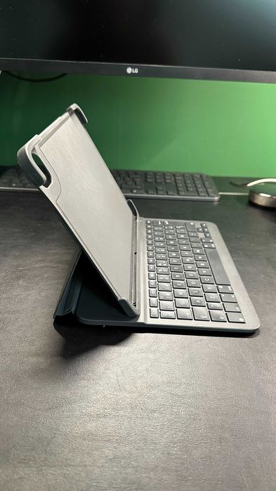 Husa cu tatatura Logitech Slim Folio Pro pentru iPad Pro 11 inch