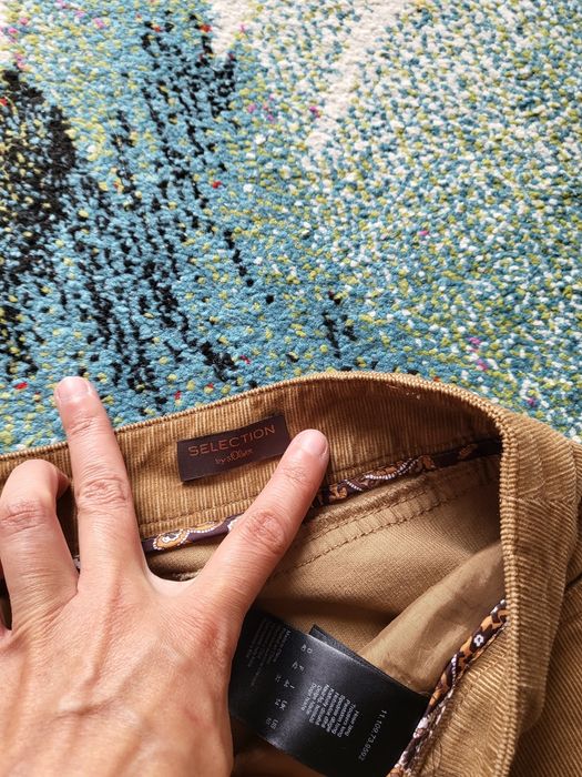 Pantaloni raiati camel