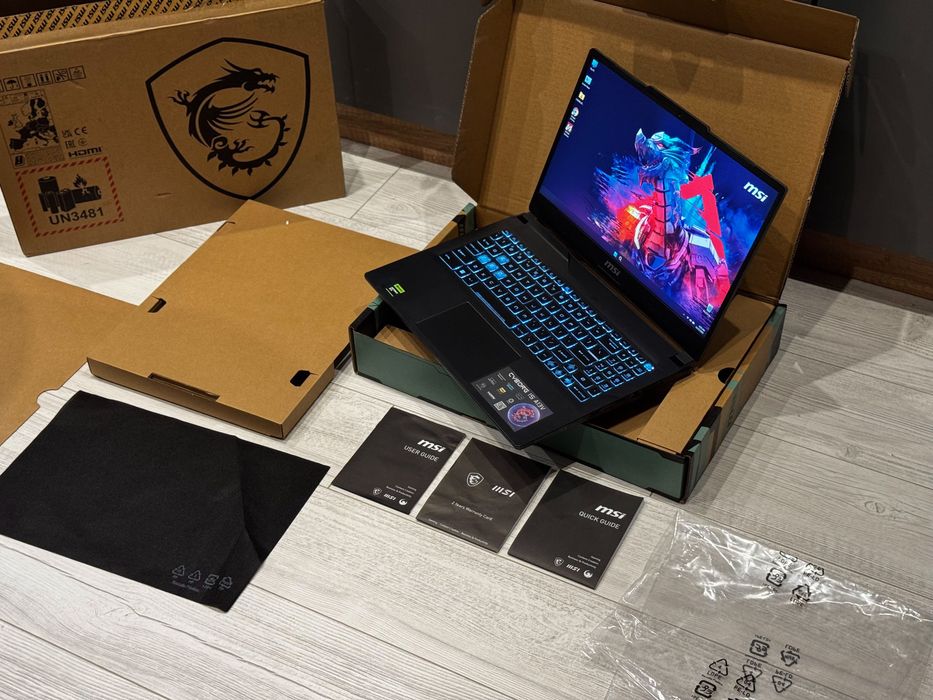 15.6 144hz /RTX 4050 6gb /i5 12450H /1000GB SSD / CYBORG
