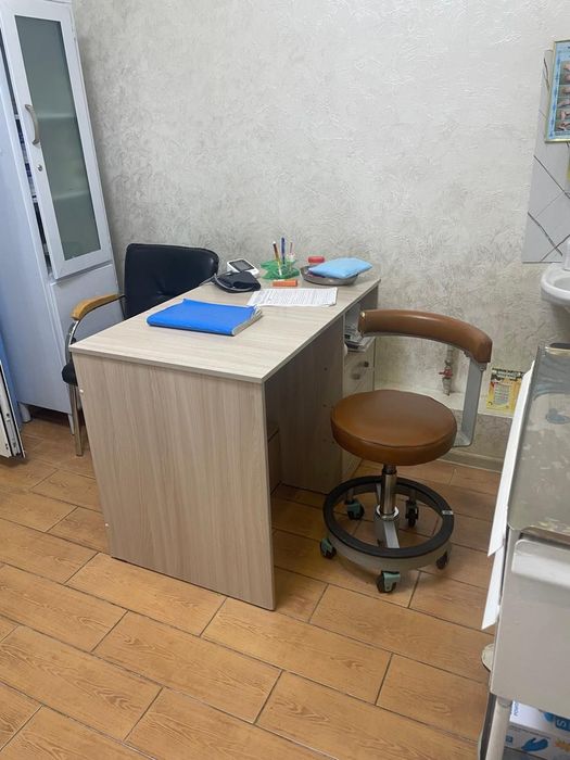 Стол письменный с тумбой