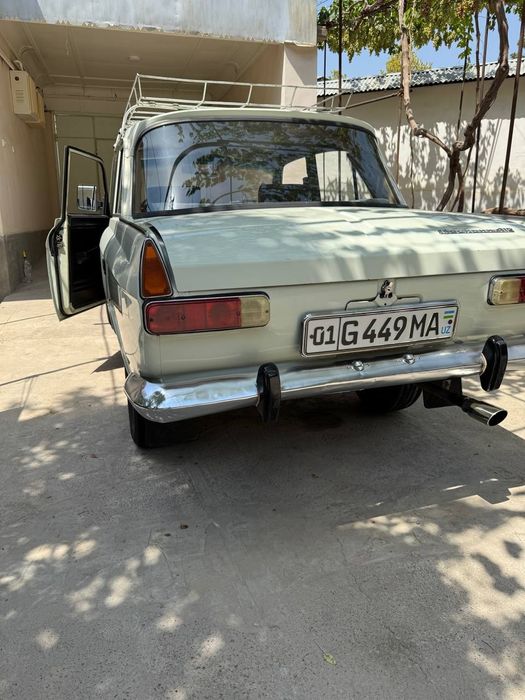 Ретро Москвич ИЖ 412