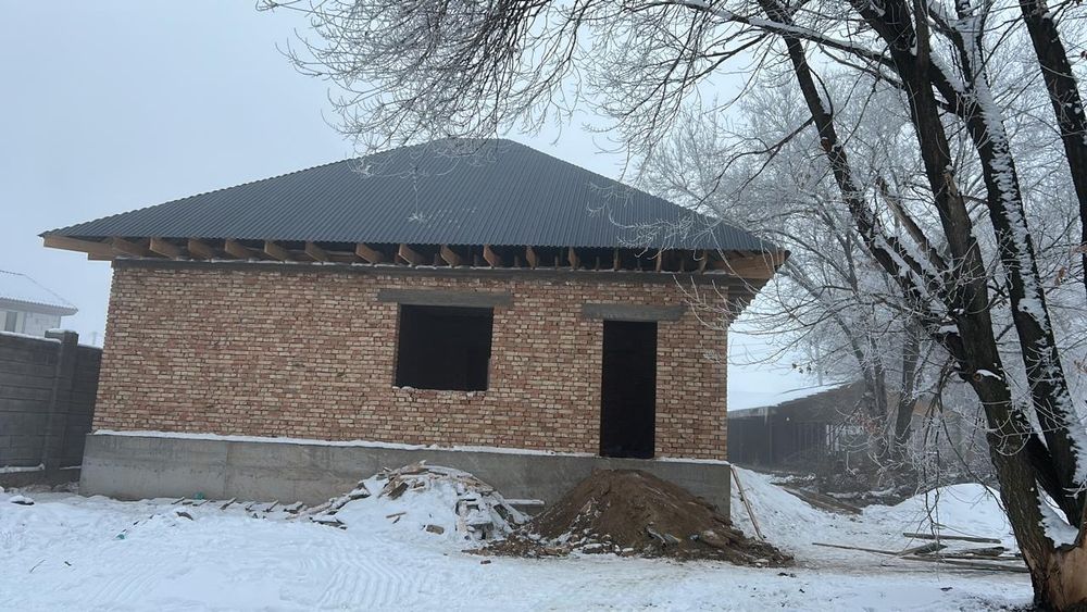 Салынып бітпеген Үй сатылады