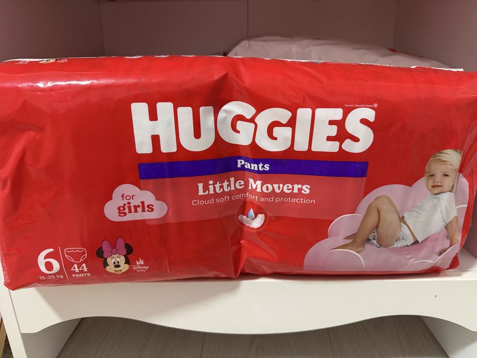 Pampers pants huggies