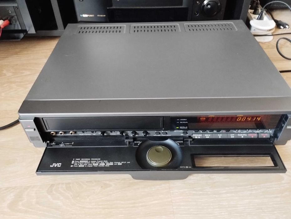Videorecordere JVC, HR-S6800 si HR-D980