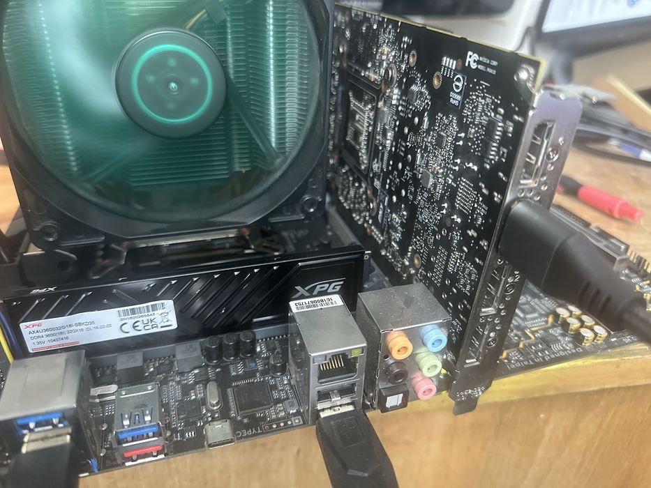 Kit procesor i7 6850k si placa de baza Gigabyte X99-P-SLI cadou 8gb ddr4