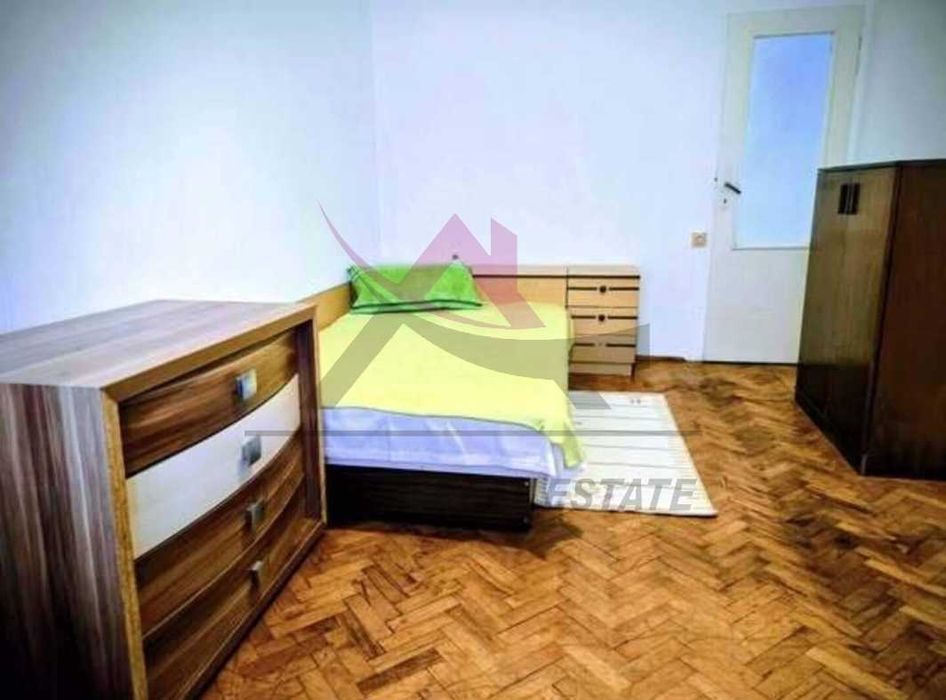 Дава се под наем Тристаен апартамент в Варна, Колхозен пазар - 80 кв.м за 383 € - Снимка #1