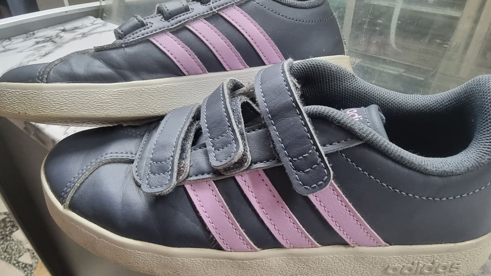 Маратонки пума и адидас