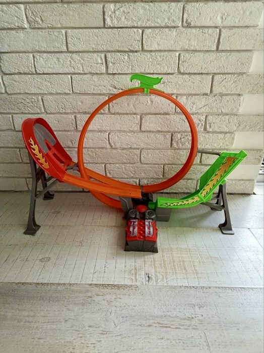 Hot Wheels писта за каскади