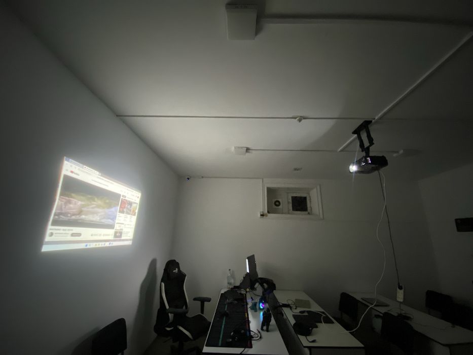 BenQ proyektor sotiladi