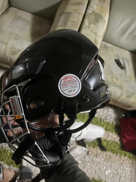 Продам форму для хоккея