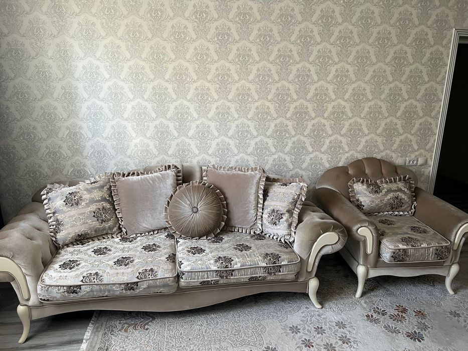 Диван с креслами