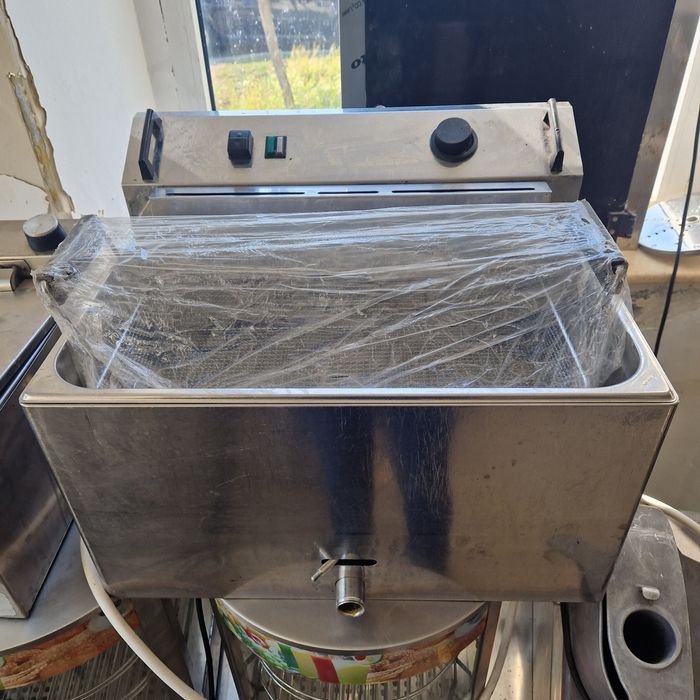 Friteuza dubla de.putere,  capacitate mare, cu sau fara banc, gaz sau
