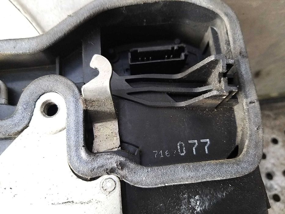Broasca usa stanga fata bmw seria 1 e87 7167077