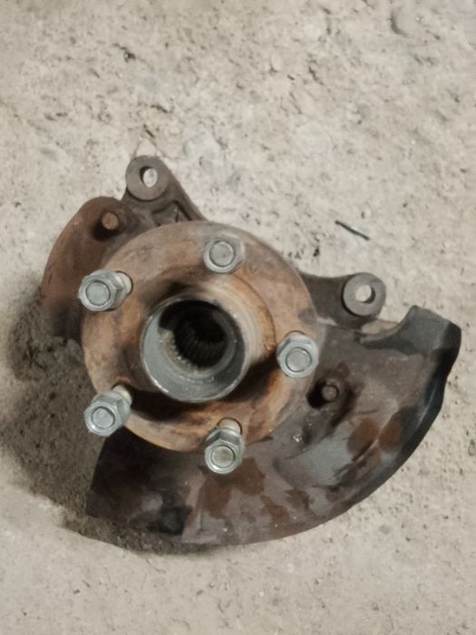 ступица передняя правая
