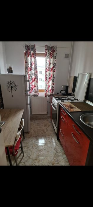 Închiriez garsonieră