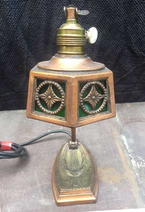 Настолна лампа - сецесион. Началото на 20-век.