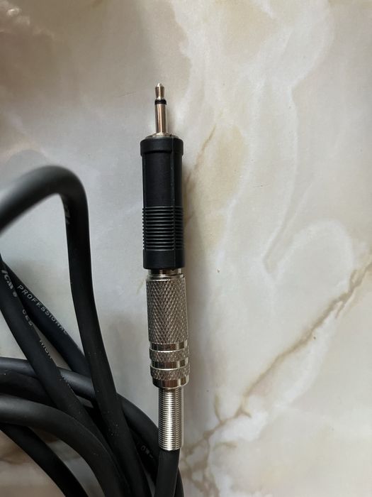 Microfon profesional cu fir cardioid dynamic