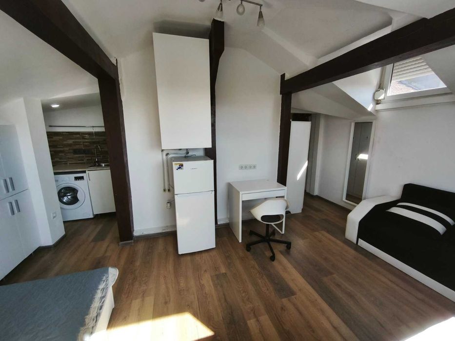 Дава се под наем Едностаен апартамент в Варна, Гръцка махала - 30 кв.м за 357 € - Снимка #1