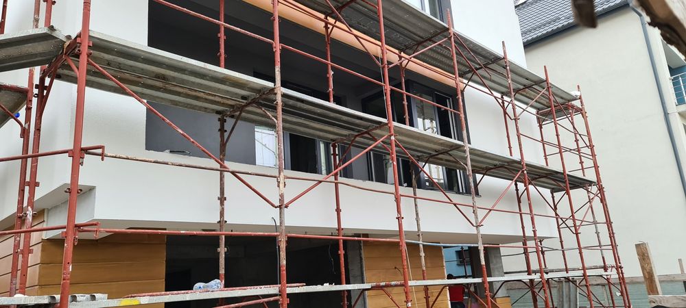 Închiriez Schela si Popi Metalici!!