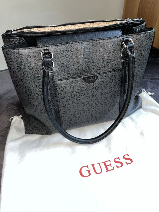 Geantă mare de umăr Guess