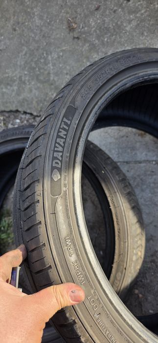 Гуми 2бр 245/35/18 - 1бр  - 89лв