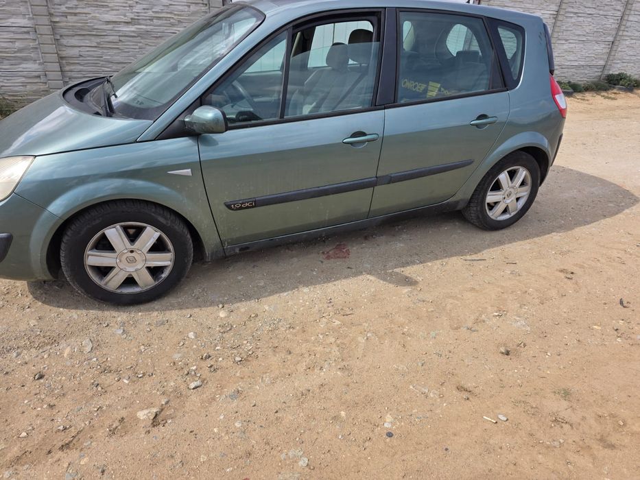 Dezmembrez Renault scenic 2 1.9 dci