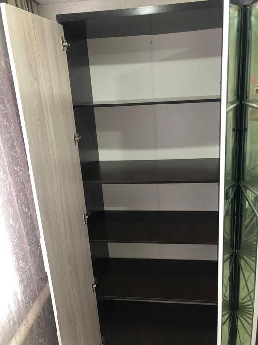 Продам шкаф плательный.