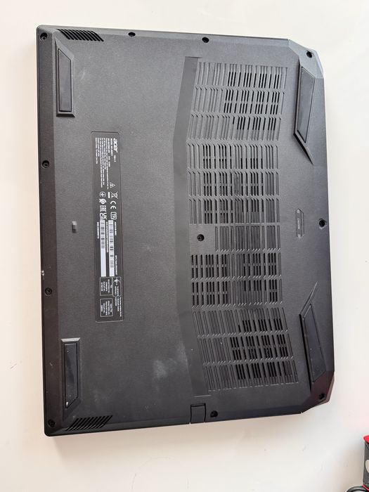 Vand laptop Acer Nitro 5 Intel + RTX 2050 pentru piese sau reparatii