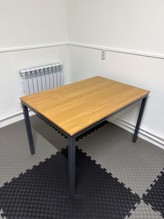 стол с серыми ножками б/у   120*80