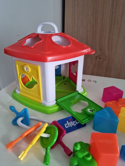 Jucarie căsuță zoo cu cuburi Chicco