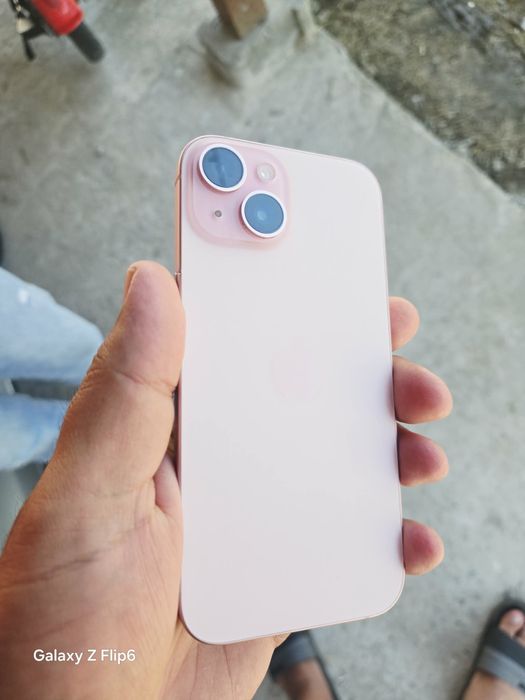 Iphone 15 със кутия запазен с оригинална батерия