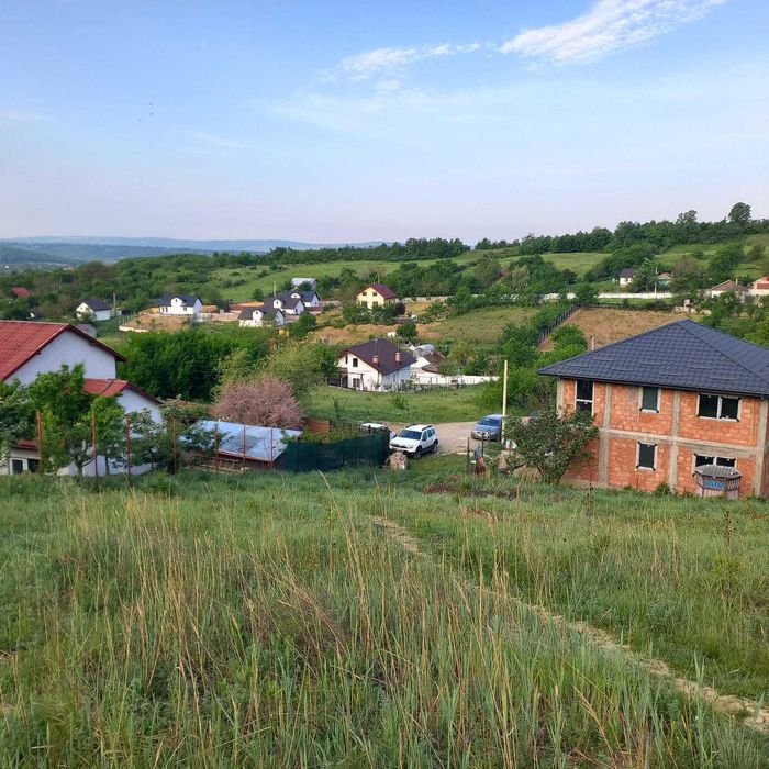 P.F. Teren intravilan Barnova, sat Cercu + autorizatie duplex