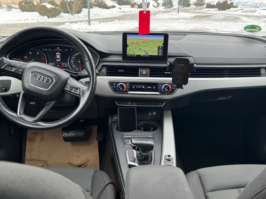 AUDI A4 B9   2019
